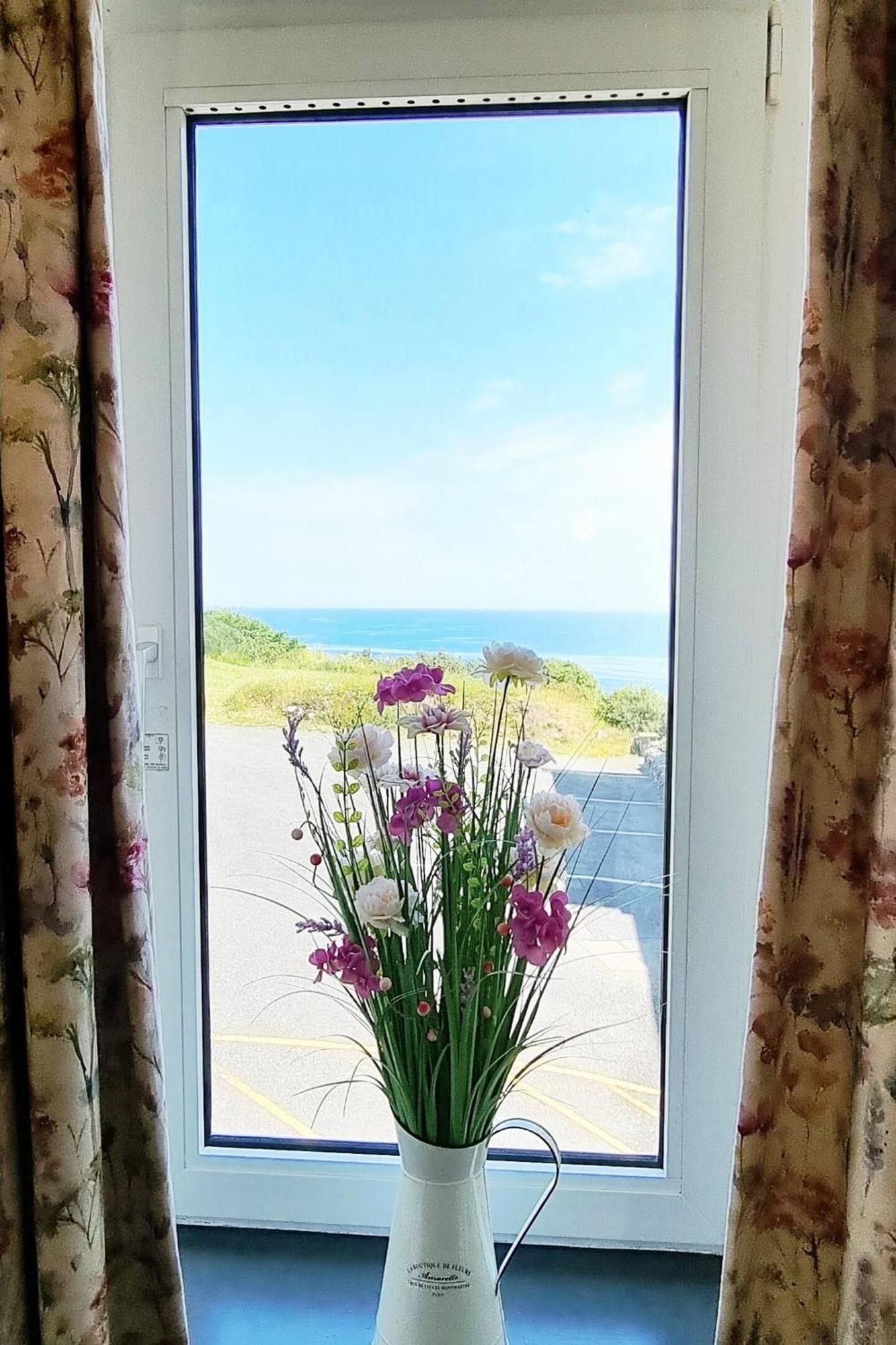 Вилла Journeys End With Stunning Sea Views From The Headland Коверек Экстерьер фото